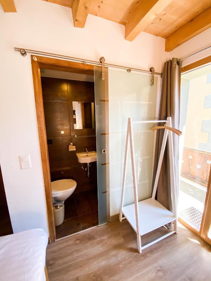 La Baraka Hostel Bagnes Eksteriør bilde
