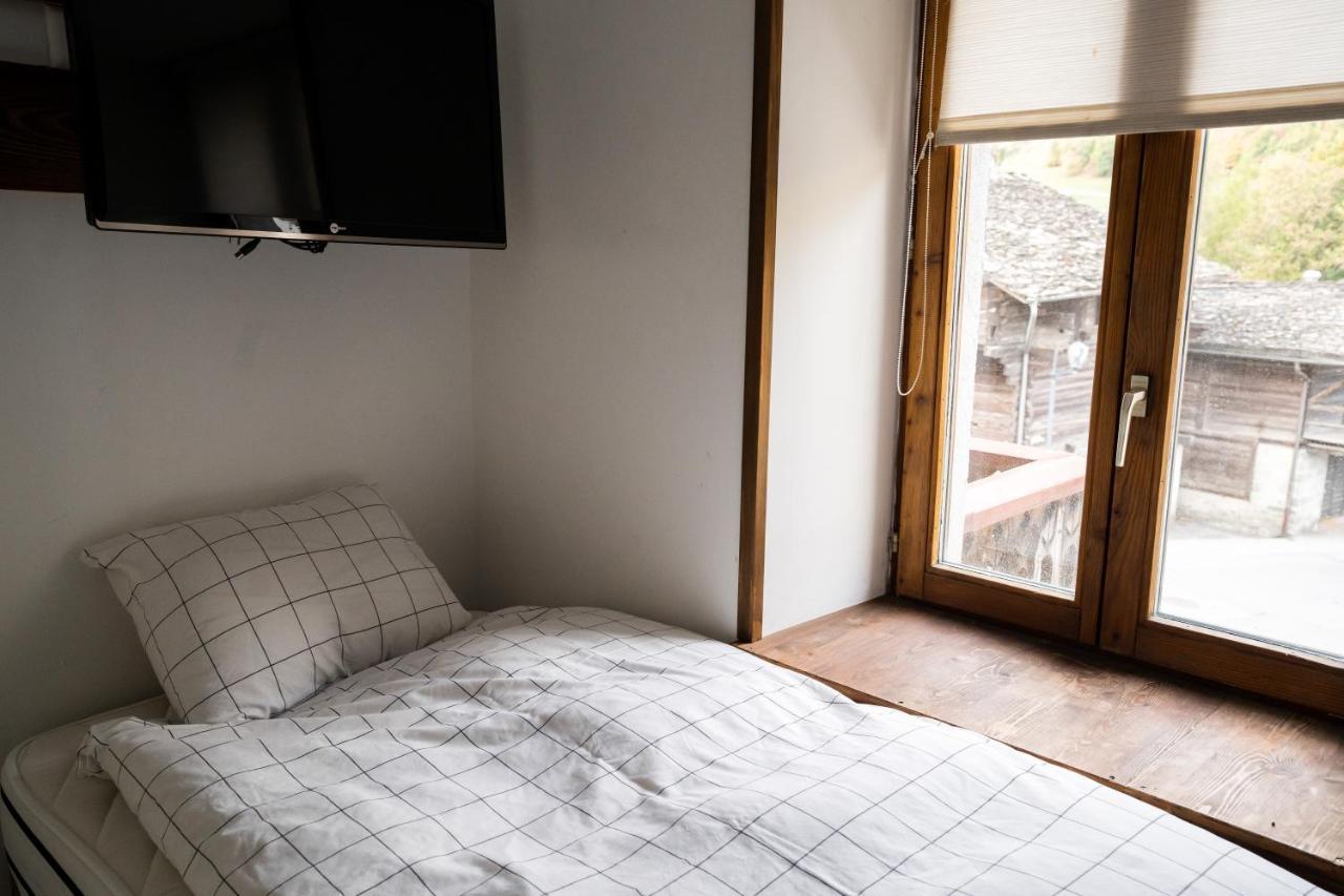 La Baraka Hostel Bagnes Eksteriør bilde