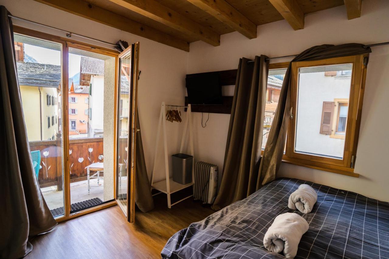 La Baraka Hostel Bagnes Eksteriør bilde