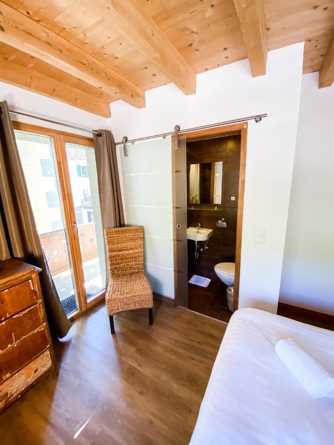 La Baraka Hostel Bagnes Eksteriør bilde